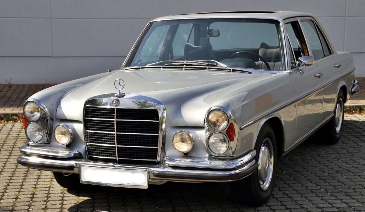 Une version avec toit ouvrant et longues portées qui lui donnait un look plus noble je trouve…