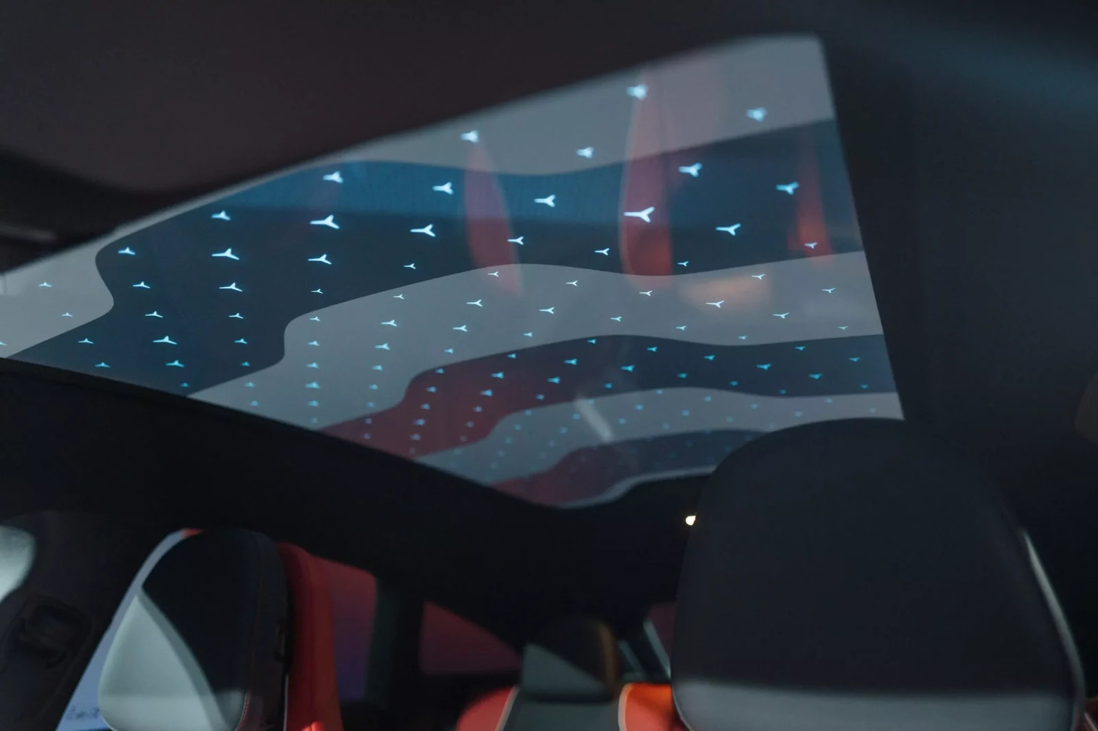 Le toit vitré opacifiant est de série 