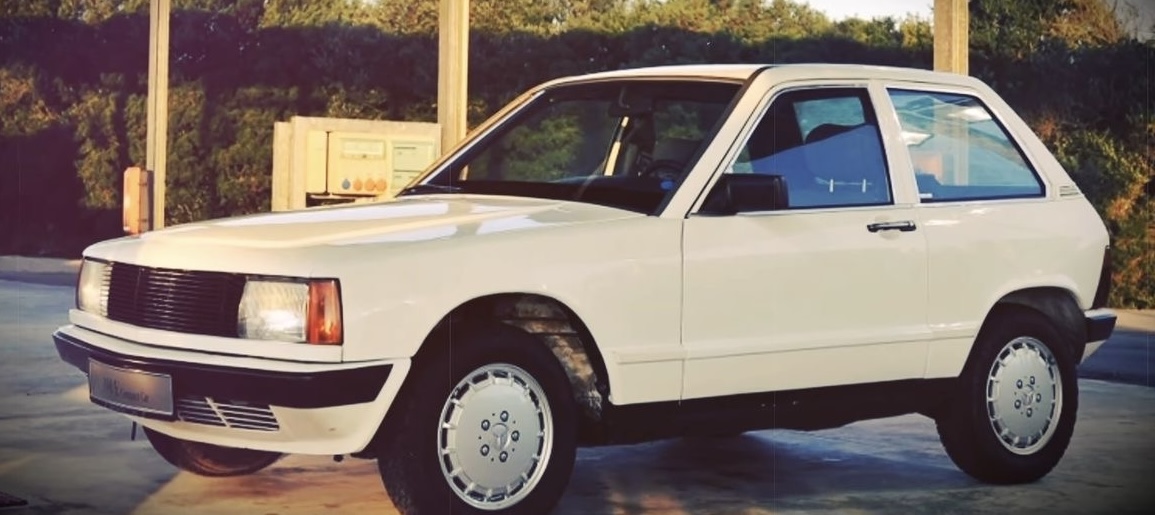 Une ligne encore trop peu aboutie qui n’est pas sans rappeler la Peugeot 104…