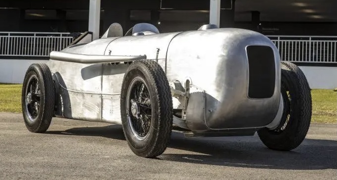 La SSKL Streamliner carrossée pour la vitesse