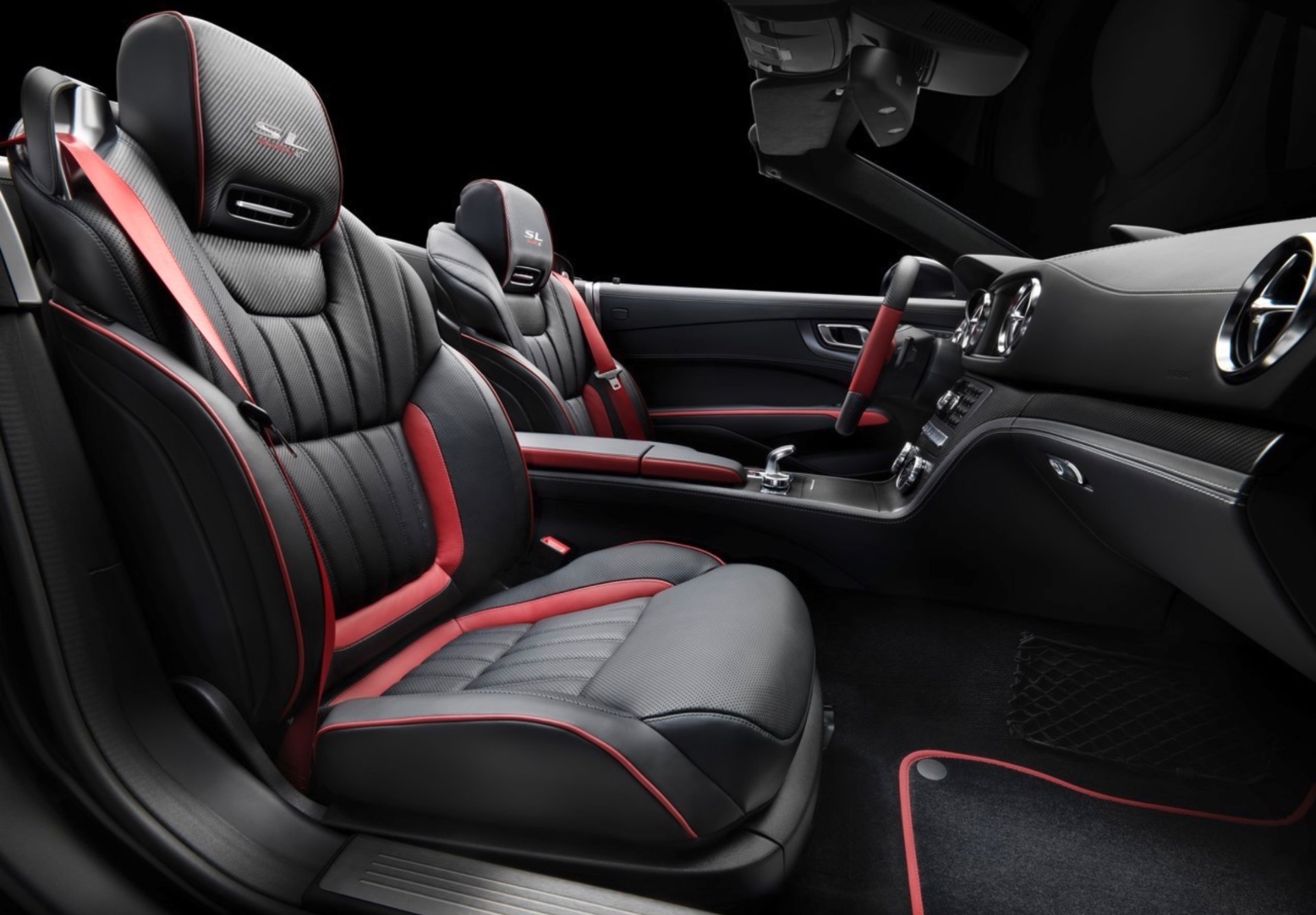 Attention !: Intérieur sportif de haute facture !