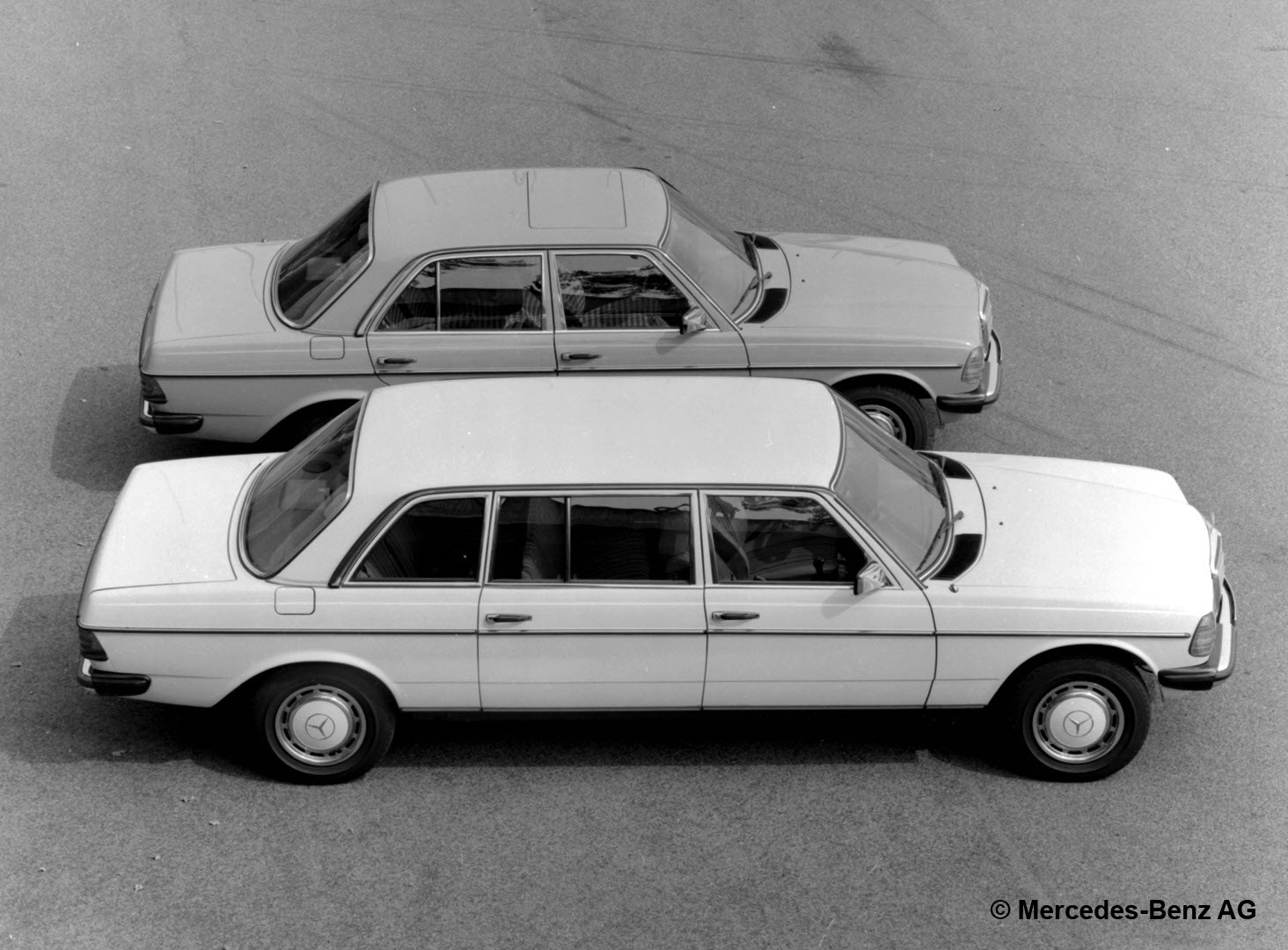 La limousine comparée à la berline de série 