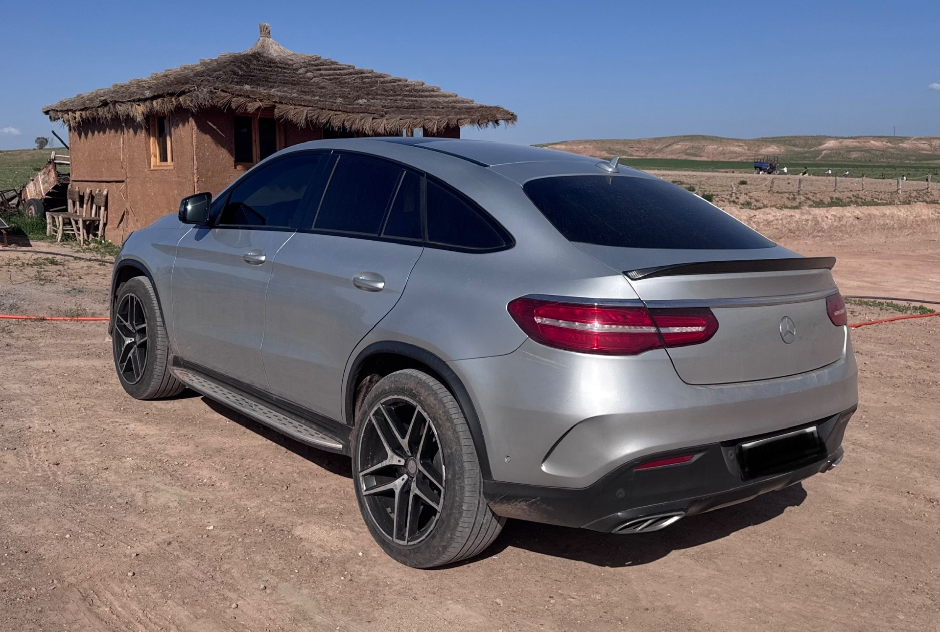 Merci à Hugo, régulier « croiseur » de Mercedes !!