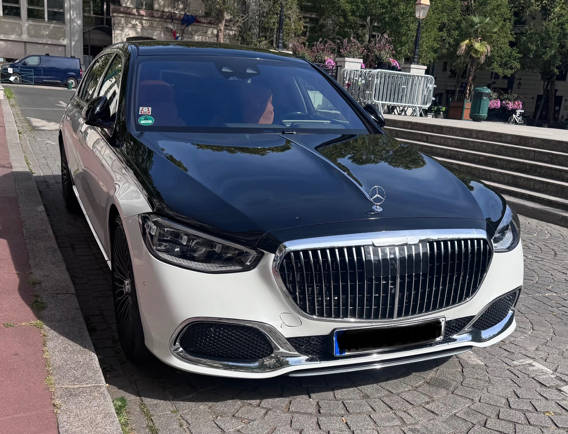 Magnifique Mercedes Maybach S580 croisée à Paris