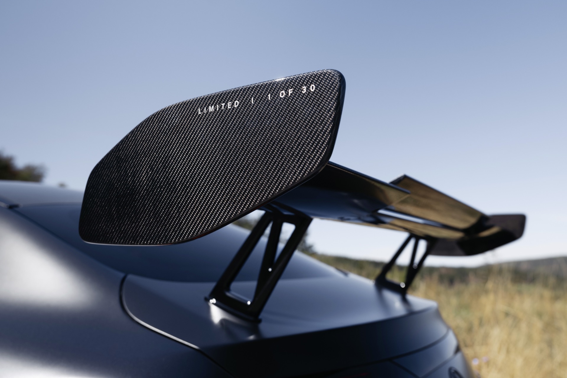 Une charge aérodynamique très importante 